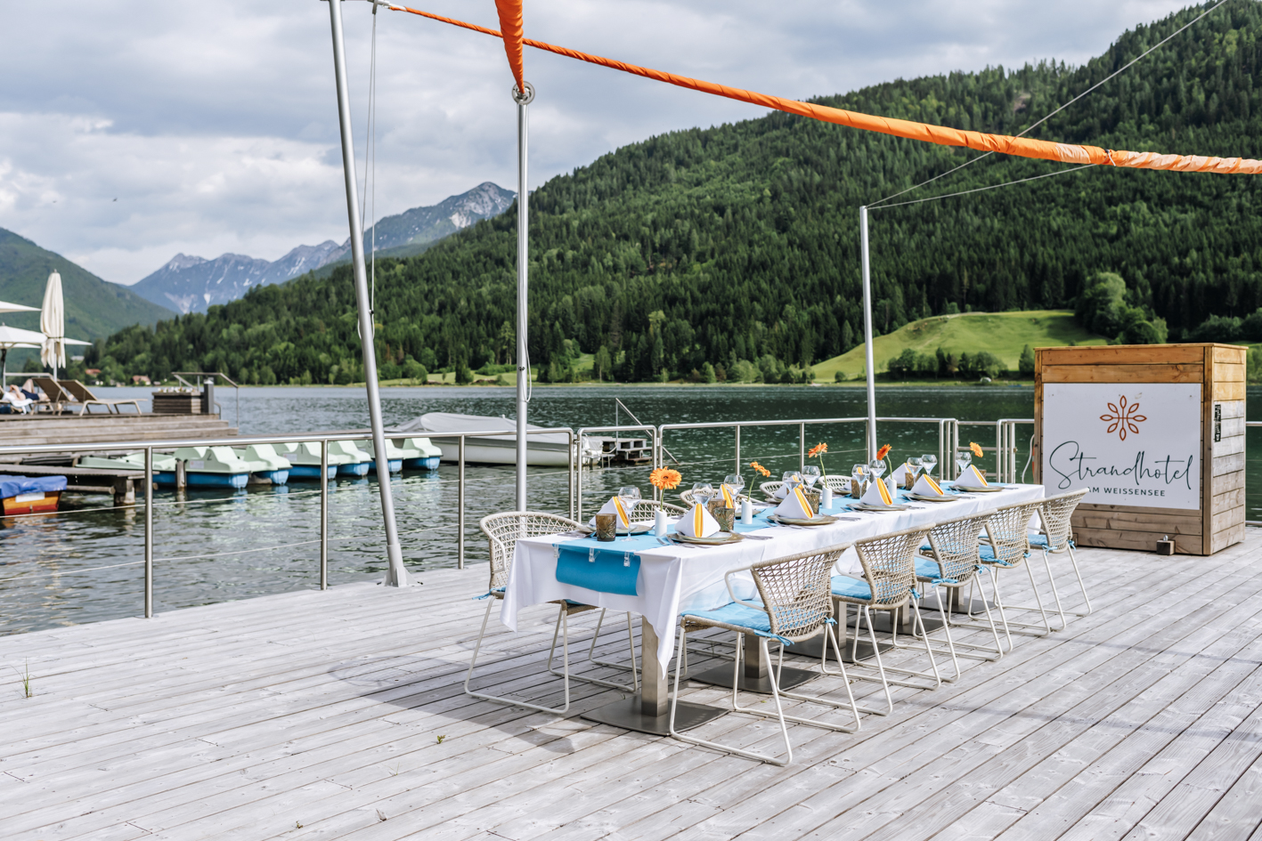 Strandhotel am Weissensee_Dinner am Floß_(c)Martina Siebenhandl_klein_011 Strandhotel am Weissensee_Dinner am Floß_(c)Martina Siebenhandl_klein_011