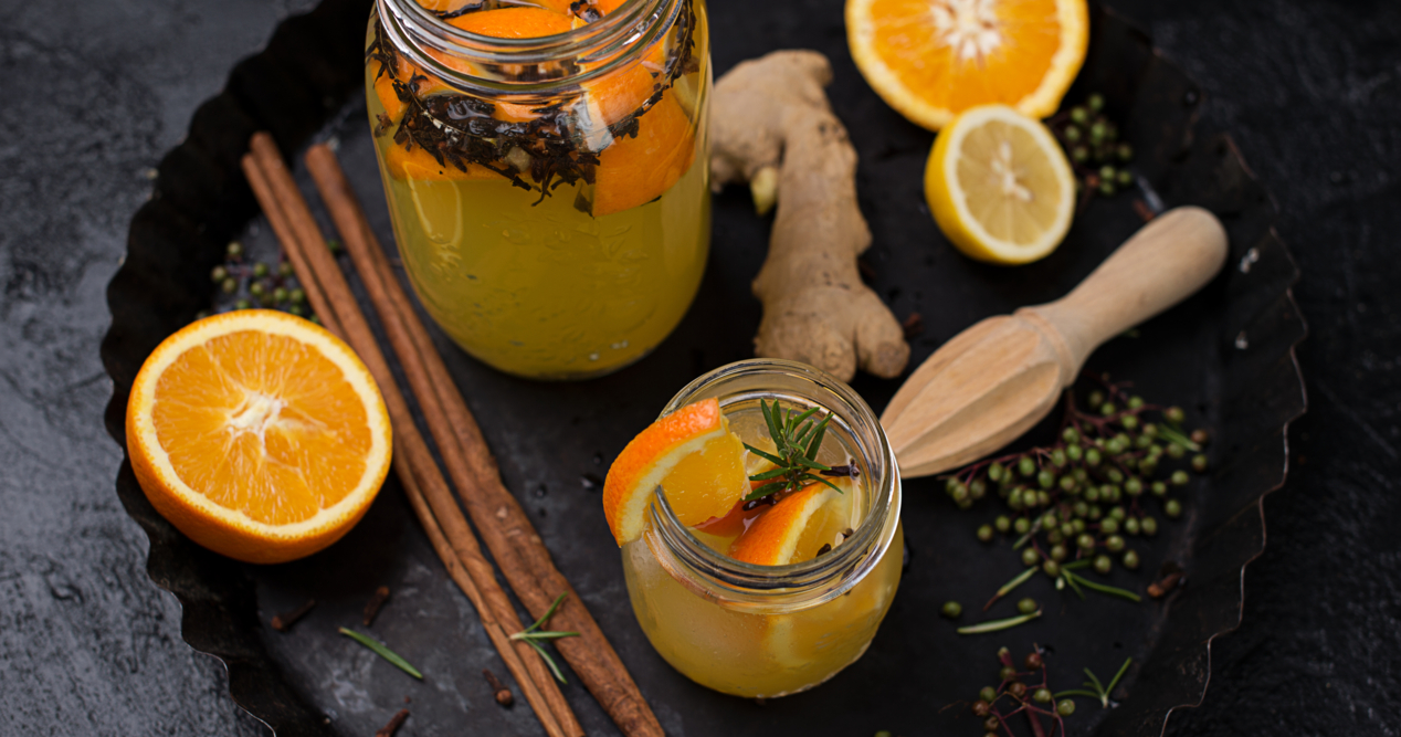 Orangenlikör mit Schwarzem Tee