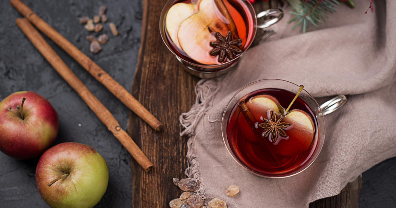 Roter Glühmost mit Früchtetee