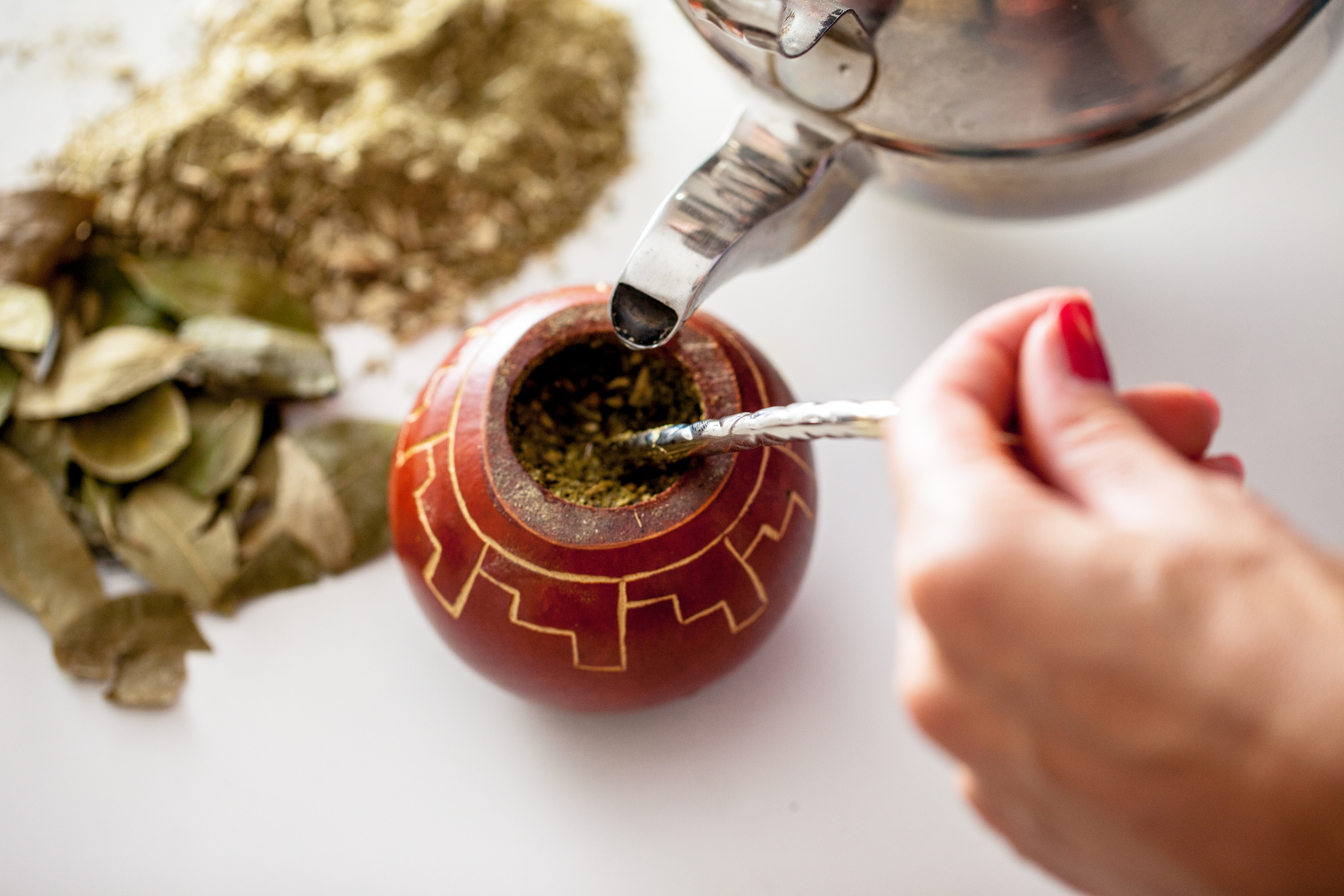 Mate Tee in Calebasse mit Bombilla