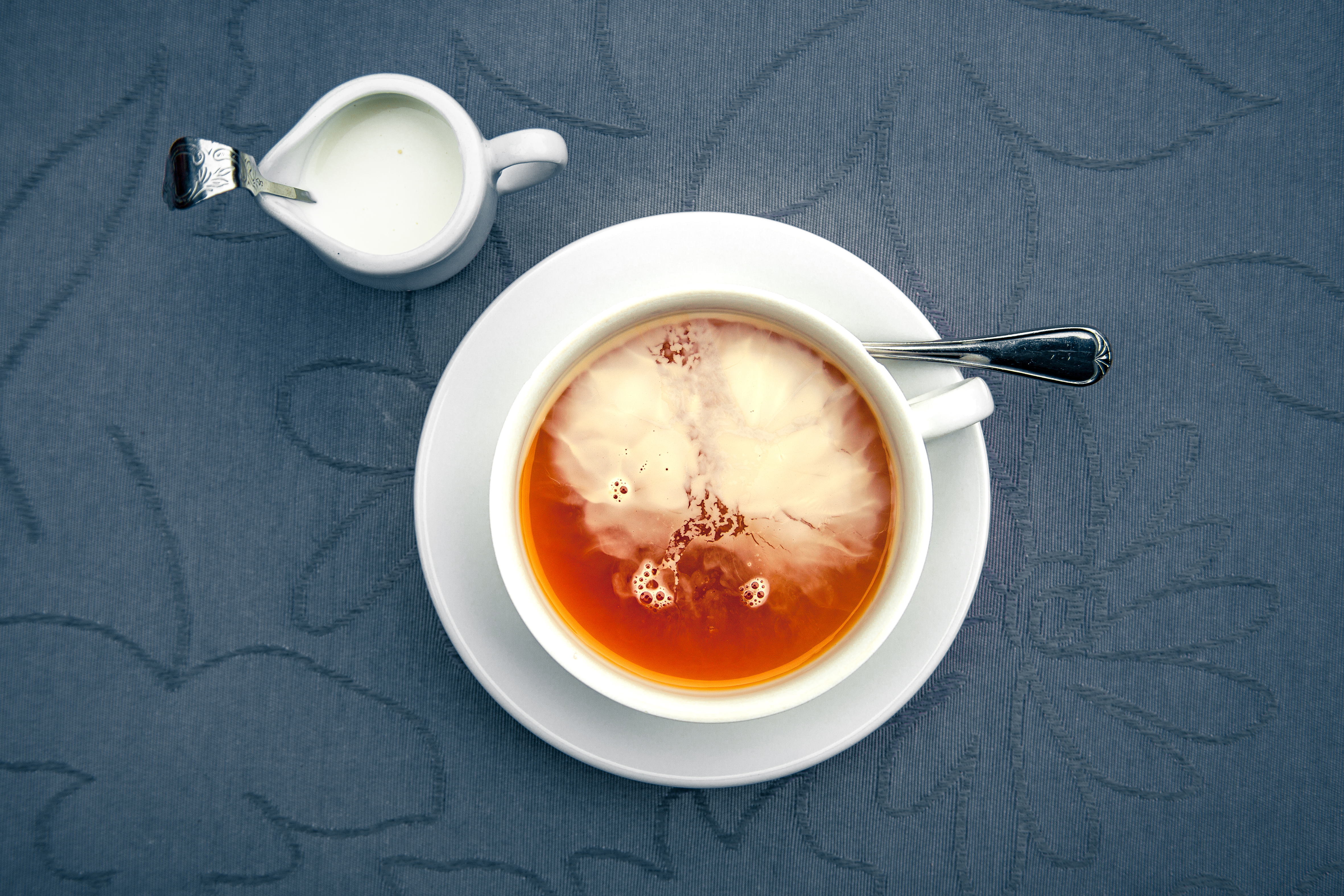 Typische Wölkchen im Ostfriesentee